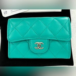 CHANEL Small Card Holder Lambskin Beautiful Green
